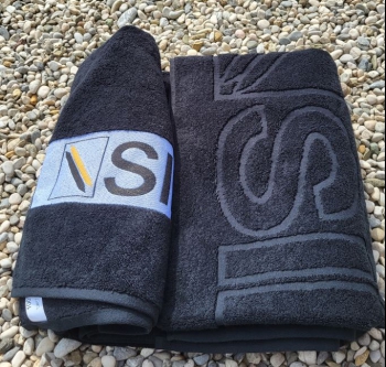 kopalna bombažna brisača z vtkanim logotipom reliefno in v barvnem robu