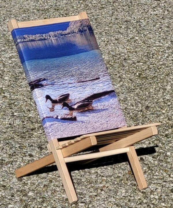 Praktičen zložljiv lesen stolček s potiskom - promocijski ležalniki