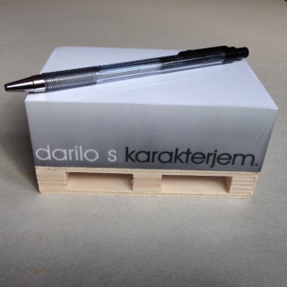 Za pisarno - papirna promocijska kocka z lističi z vašim potiskom - PROMOCIJSKA DARILA NA ZALOGI - lističi na paletki