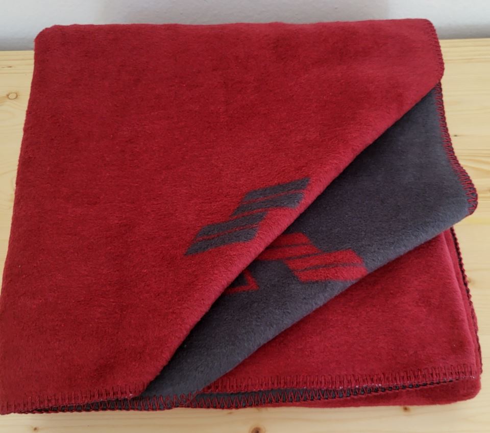 Odeje z logotipom - prave! Deka v vašem dizajnu; reklamna odeja, promocijske deke