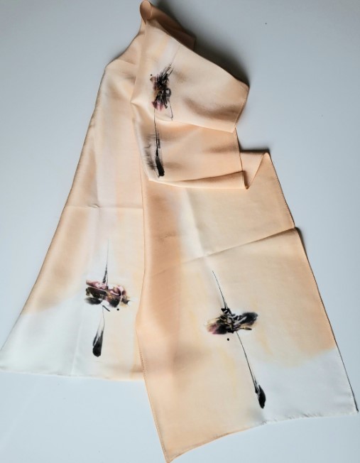 svilen šal ročno slikan -marelična